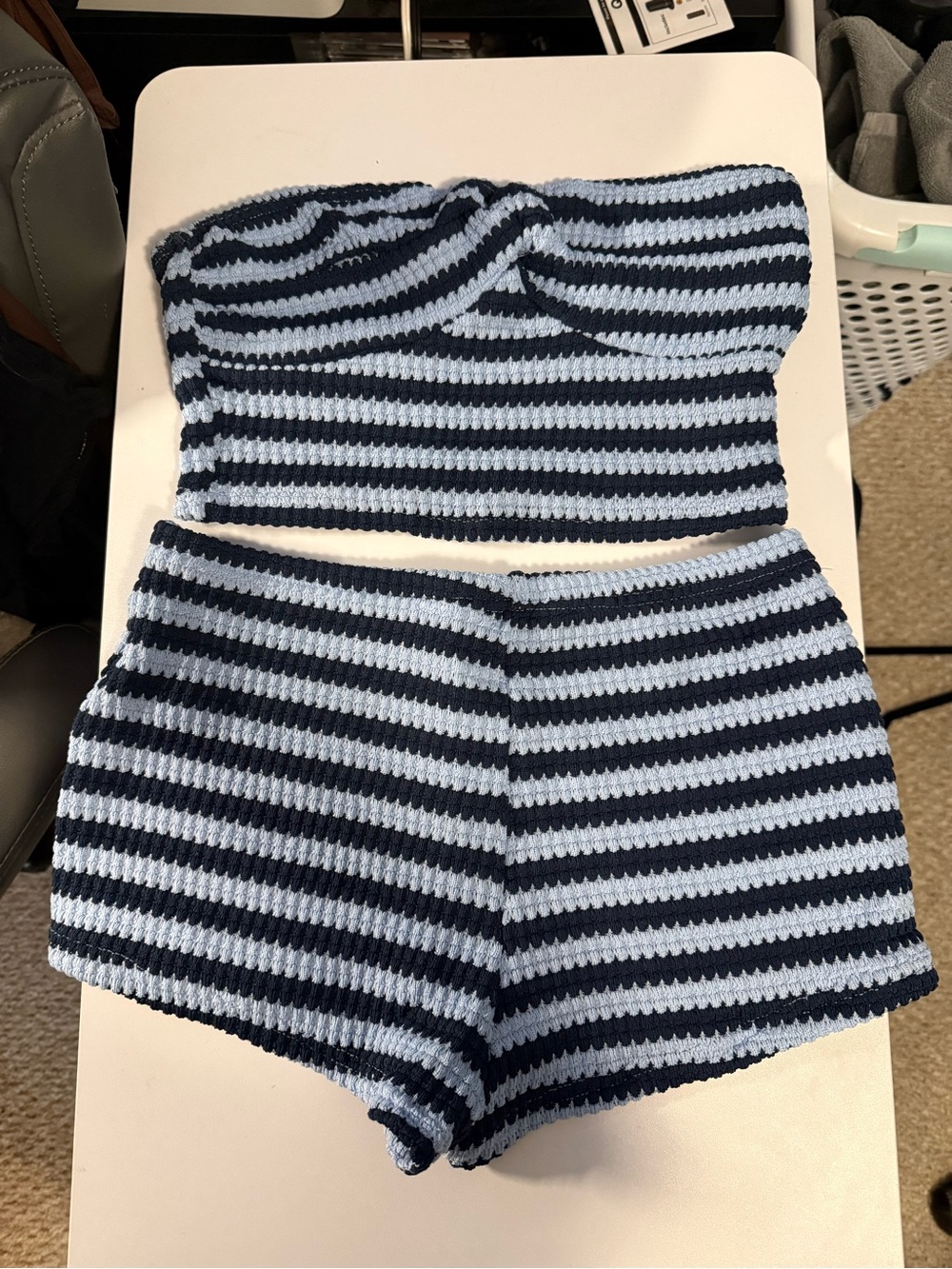 Two piece stripe set
